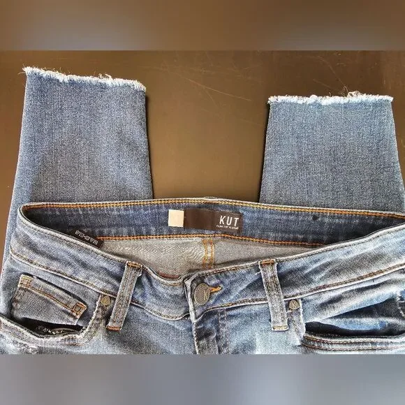 Kut from the Kloth "Connie Ankle Skinny" w/manufacturers distressed marks, size6 - Picture 8 of 10